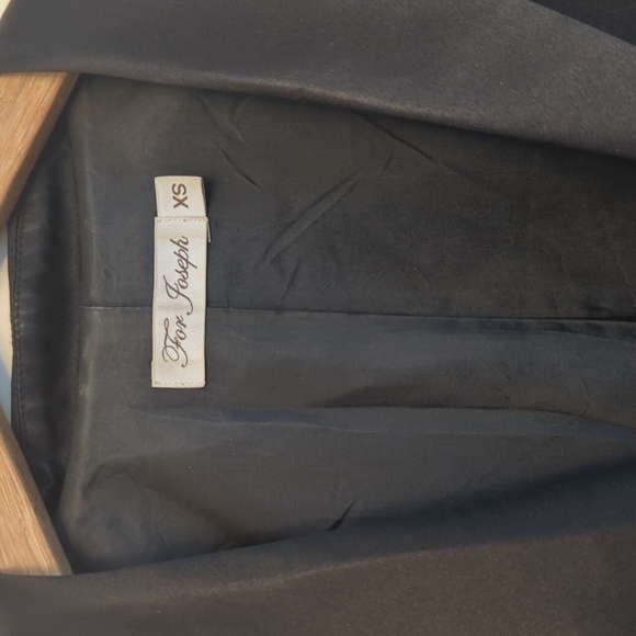 For Joseph blazer with satin accents - Picture 4 of 7